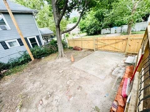 Building Photo - 2020 E 35th St