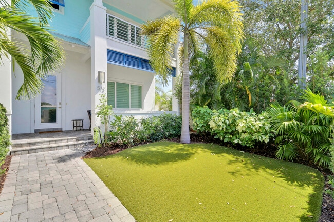 Building Photo - 513 SW Ocean Blvd