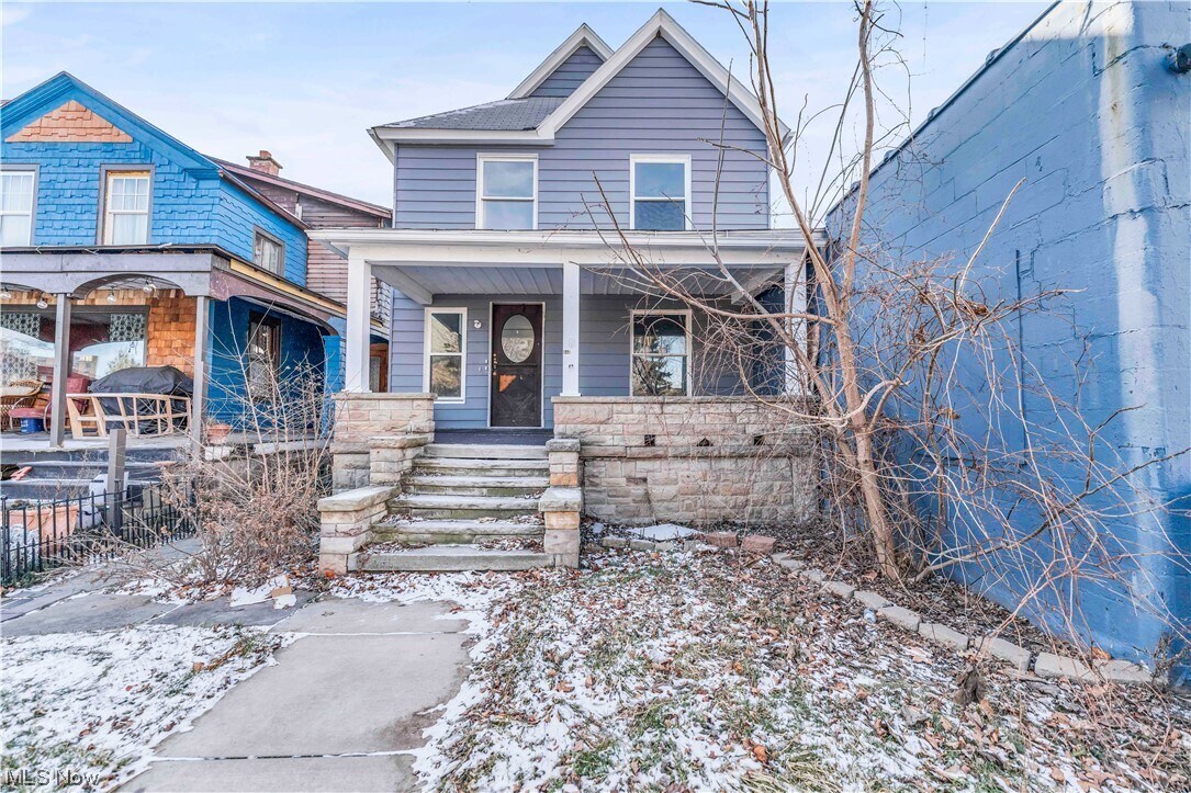 446 Washington Ave Unit UP, Lorain, OH 44052 Room for Rent in Lorain