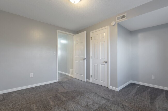 Building Photo - 5188 Brittany Ct