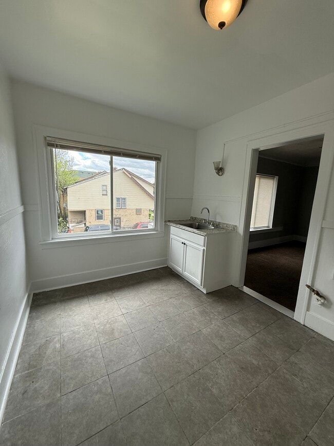 Kitchen - 5287 Spokane St
