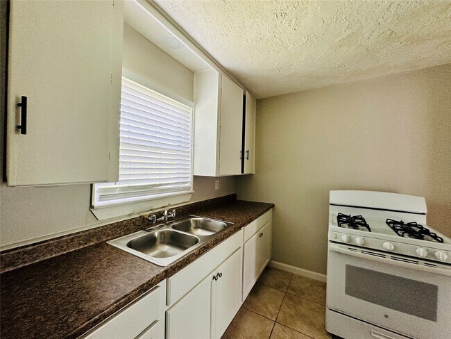 Foto del edificio - 7621 Sundown Dr