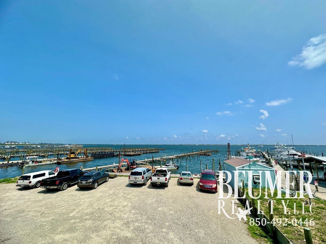Foto principal - 3br/2.5ba End Unit Townhome Treasure