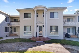 Building Photo - 1567 S Le Jeune Rd