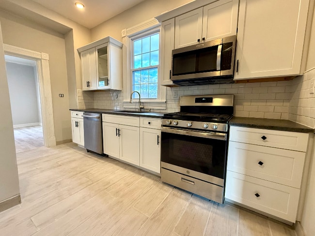 Building Photo - 511 Spottswood St