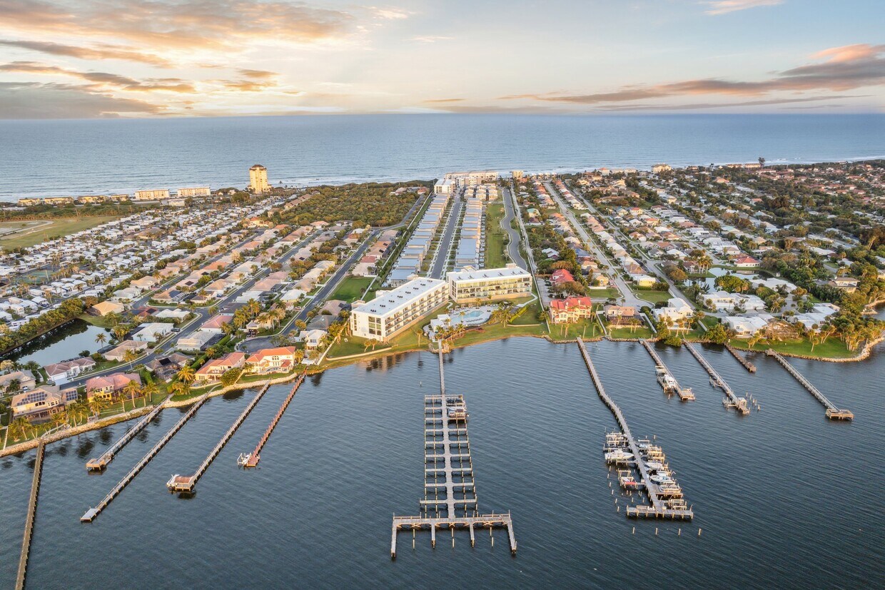 Foto principal - 205 Strand Dr