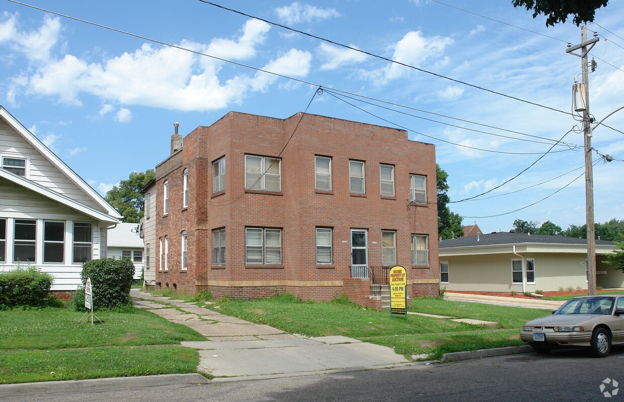 Building Photo - Droukas Court