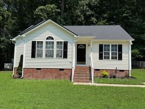 Building Photo - 704 Southampton Dr
