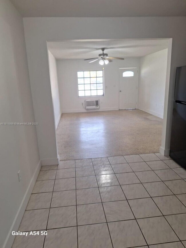 Foto del edificio - 1520 NW 111th St