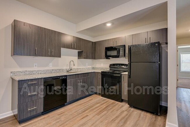 Building Photo - 2511 Otter Run