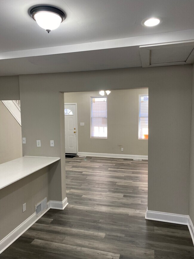 Foto del edificio - 3408 Elmora Ave