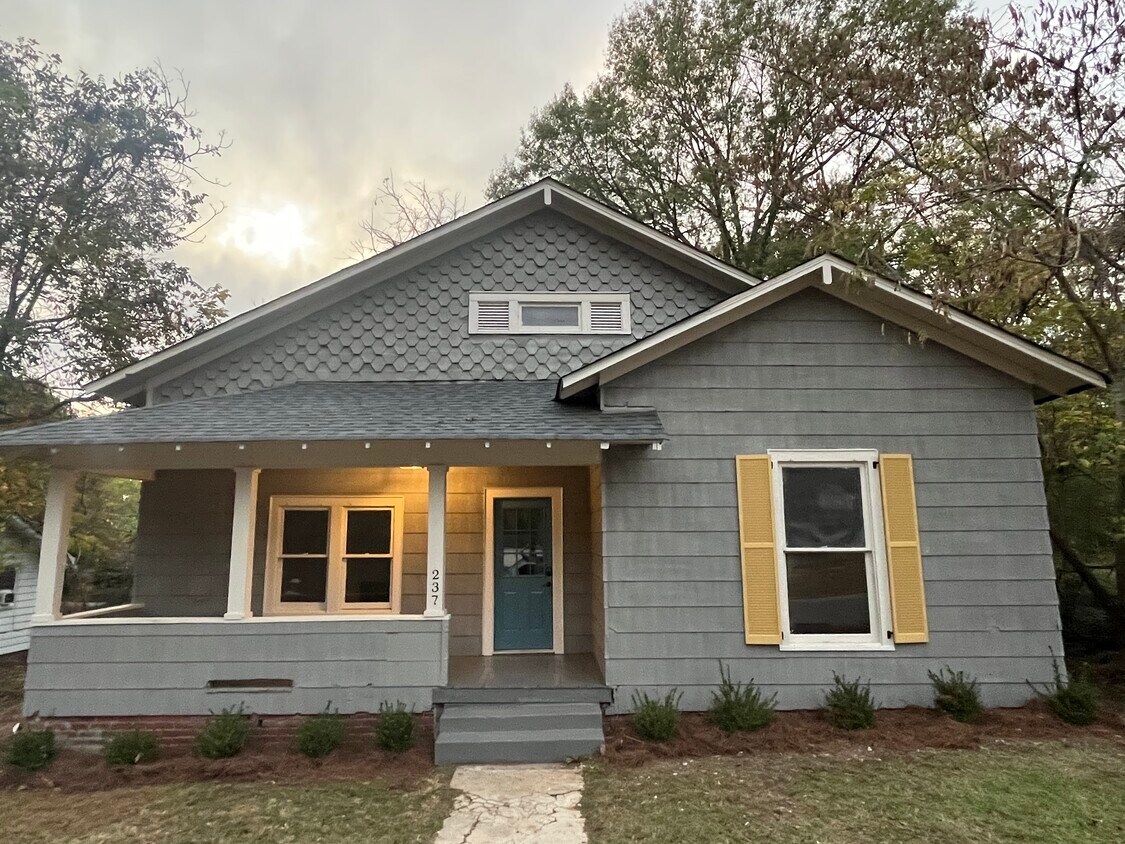 237 Cedar St, Jackson, TN 38301 House Rental in Jackson, TN