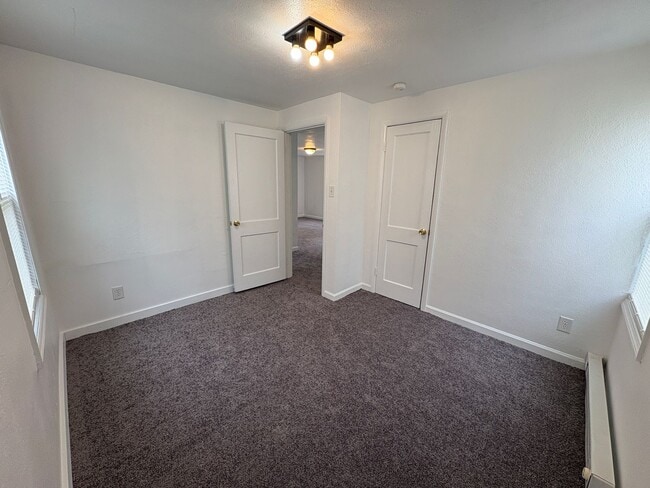 Building Photo - Adorable two bedroom, one bath house!