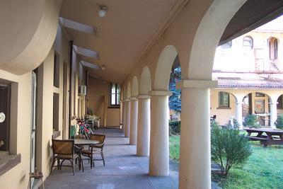 Walkway, center courtyard - Mount Carmel Apartments