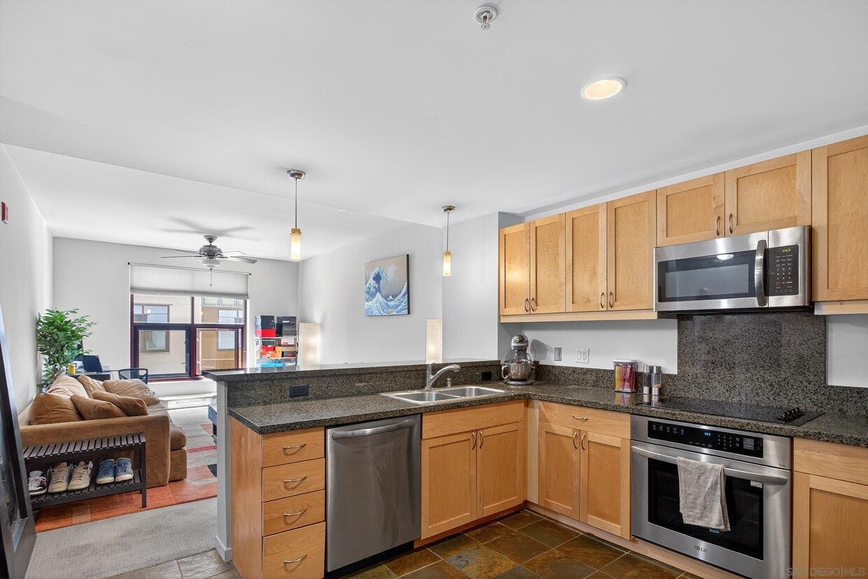 Primary Photo - 1150 J St