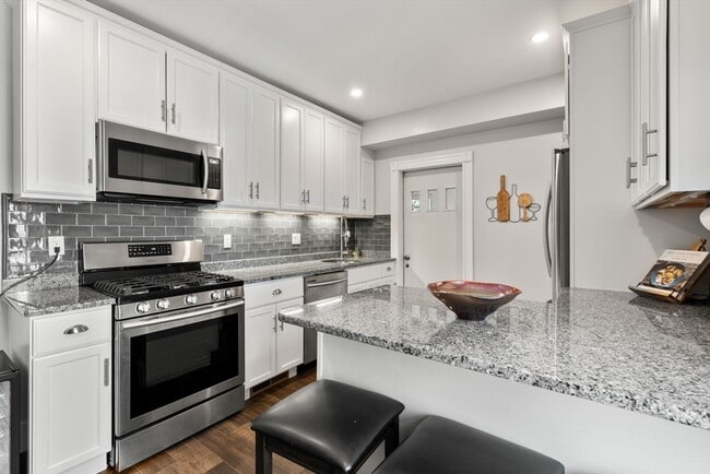 Foto del edificio - 103 Belgrade Ave