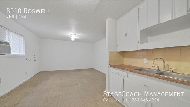 2/1 Conveniently Located Close to 45! photo'