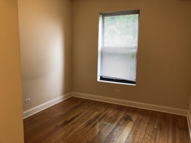 Foto del edificio - 1114 W Balmoral Ave