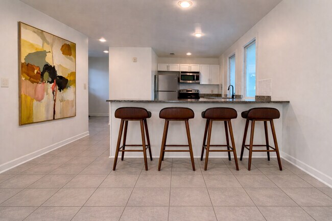 2 habitaciones, 2 baños y medio, ático, unidad 312, cocina - The 700