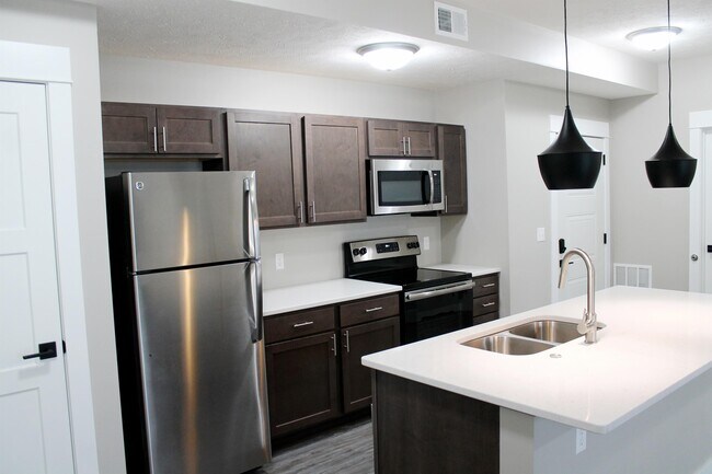 Building Photo - 715 Legacy Dr