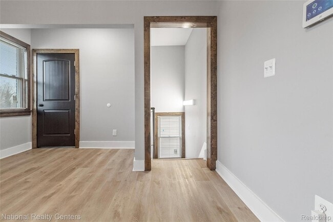 Building Photo - 767 Navahoe St