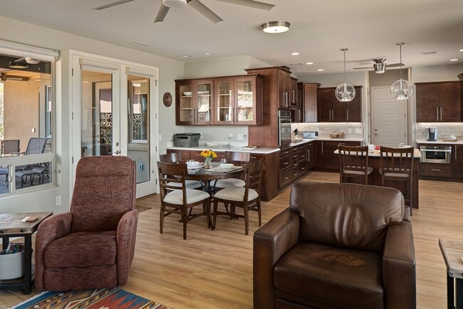 Building Photo - 595 Coffee Pot Dr