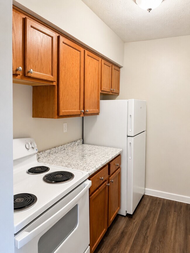 Building Photo - 2065 Sutton Ave