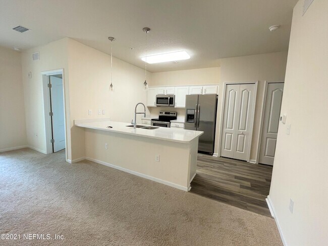 Foto del edificio - 4958 Key Lime Dr