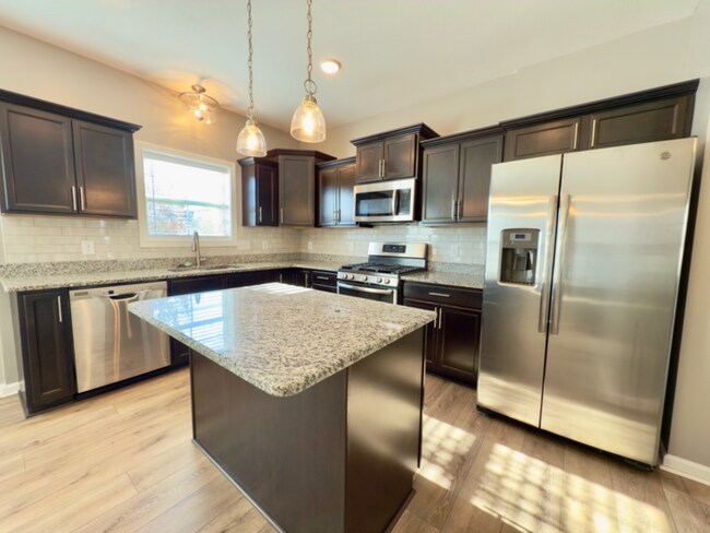 Building Photo - 1325 Millet Dr