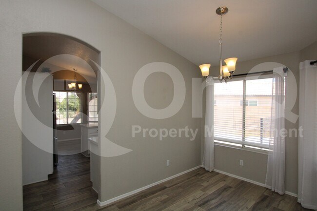 Foto del edificio - 545 S Ash St