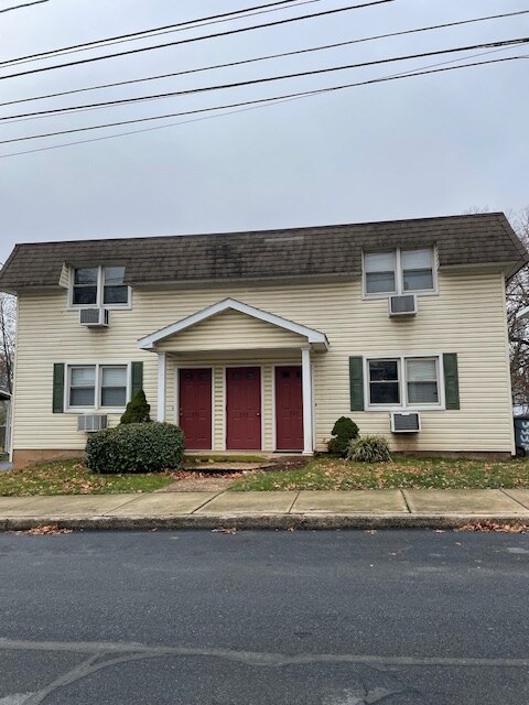 Primary Photo - 331 N Spring St