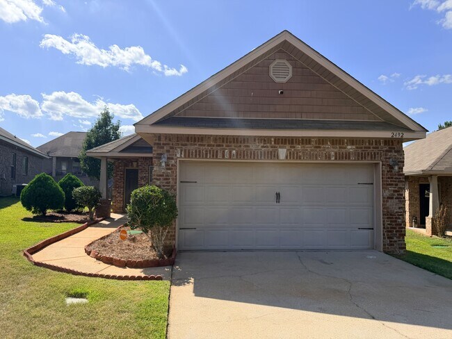 Building Photo - 2492 Bentridge Dr W
