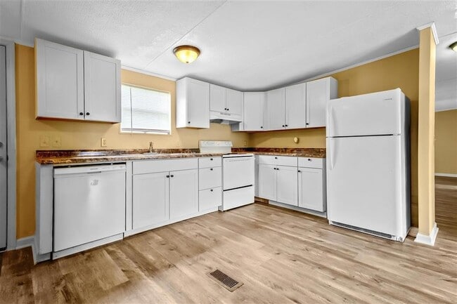 Building Photo - 2789 Avondale St