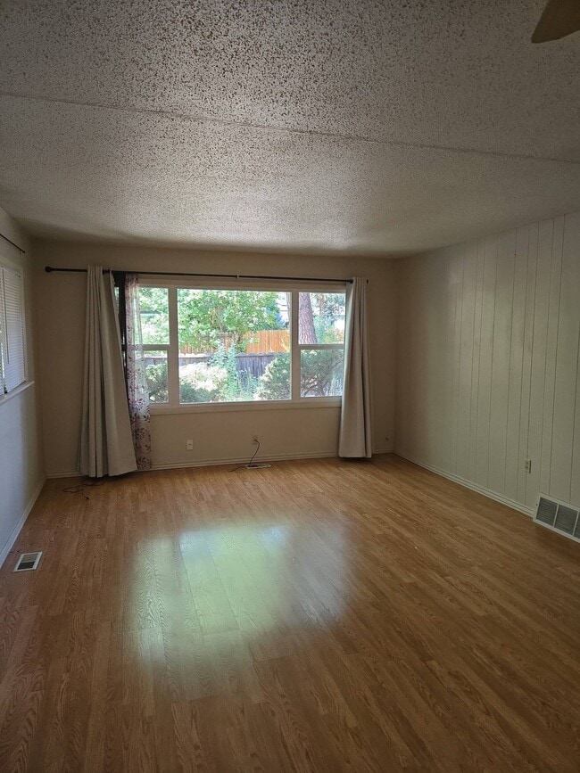 Building Photo - 1316 N Arcadia St