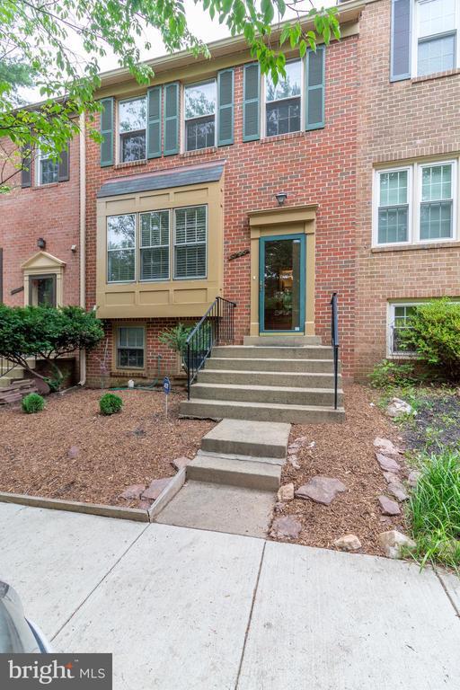 Primary Photo - 4796 Gainsborough Dr