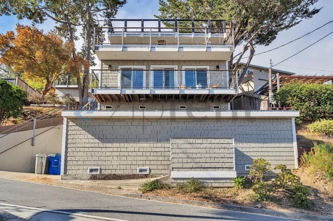 Building Photo - Unit