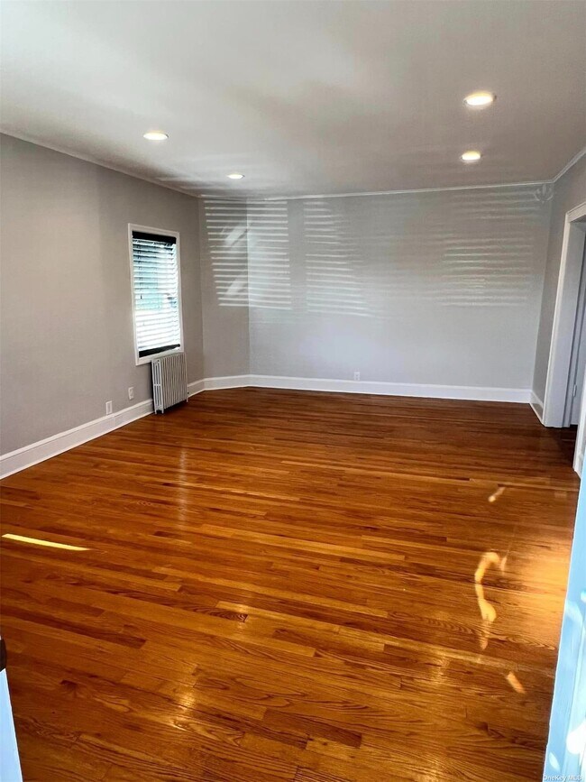Foto del edificio - 205 N Oak St