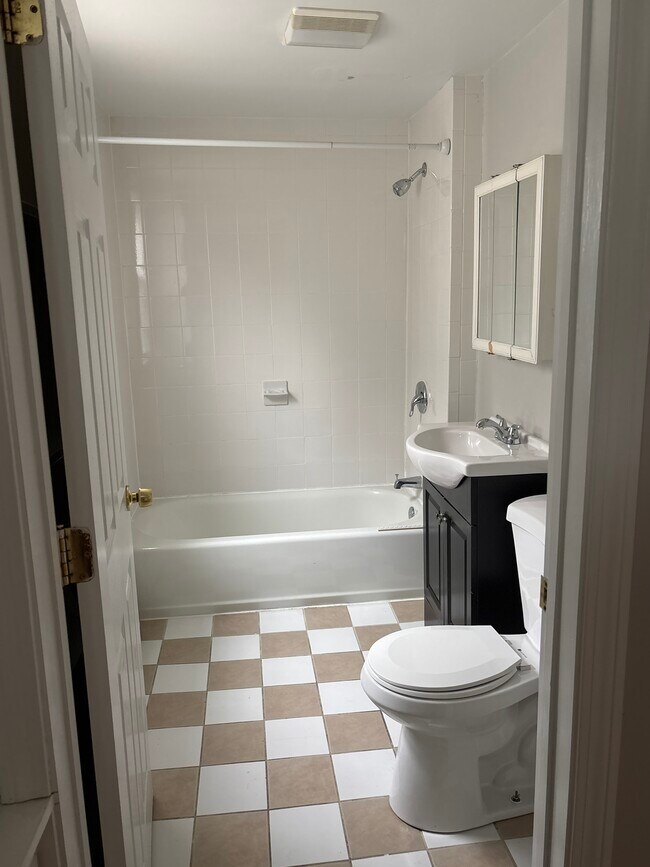 1/2 Bathrooms - 27 Elm St