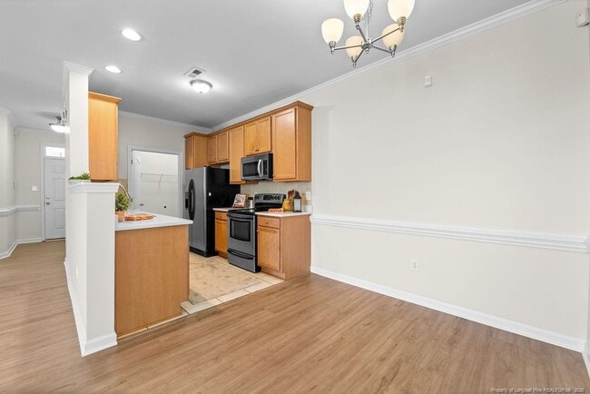 Foto del edificio - 1329 Kershaw Loop