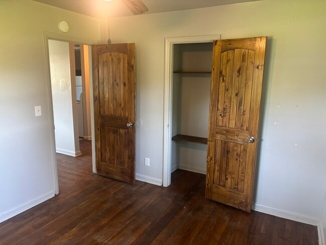 Building Photo - 2 Bedroom 1 Bath Home Minutes from Uptown Charlotte