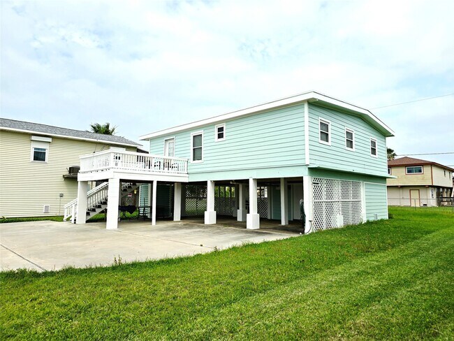 Building Photo - 16611 Jolly Roger Rd