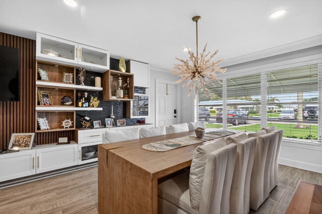 Building Photo - 212 High Point Blvd