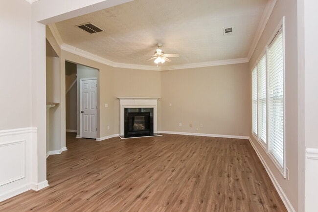 Building Photo - 906 Gardenia Curve