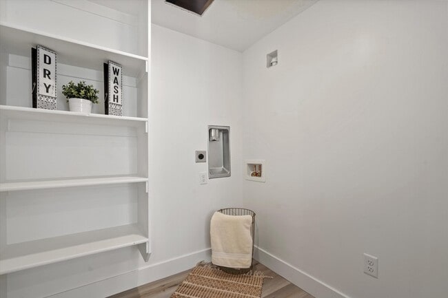 Building Photo - 815 W 100 S