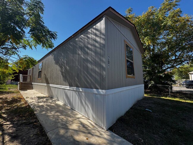 Building Photo - 7650 US-90