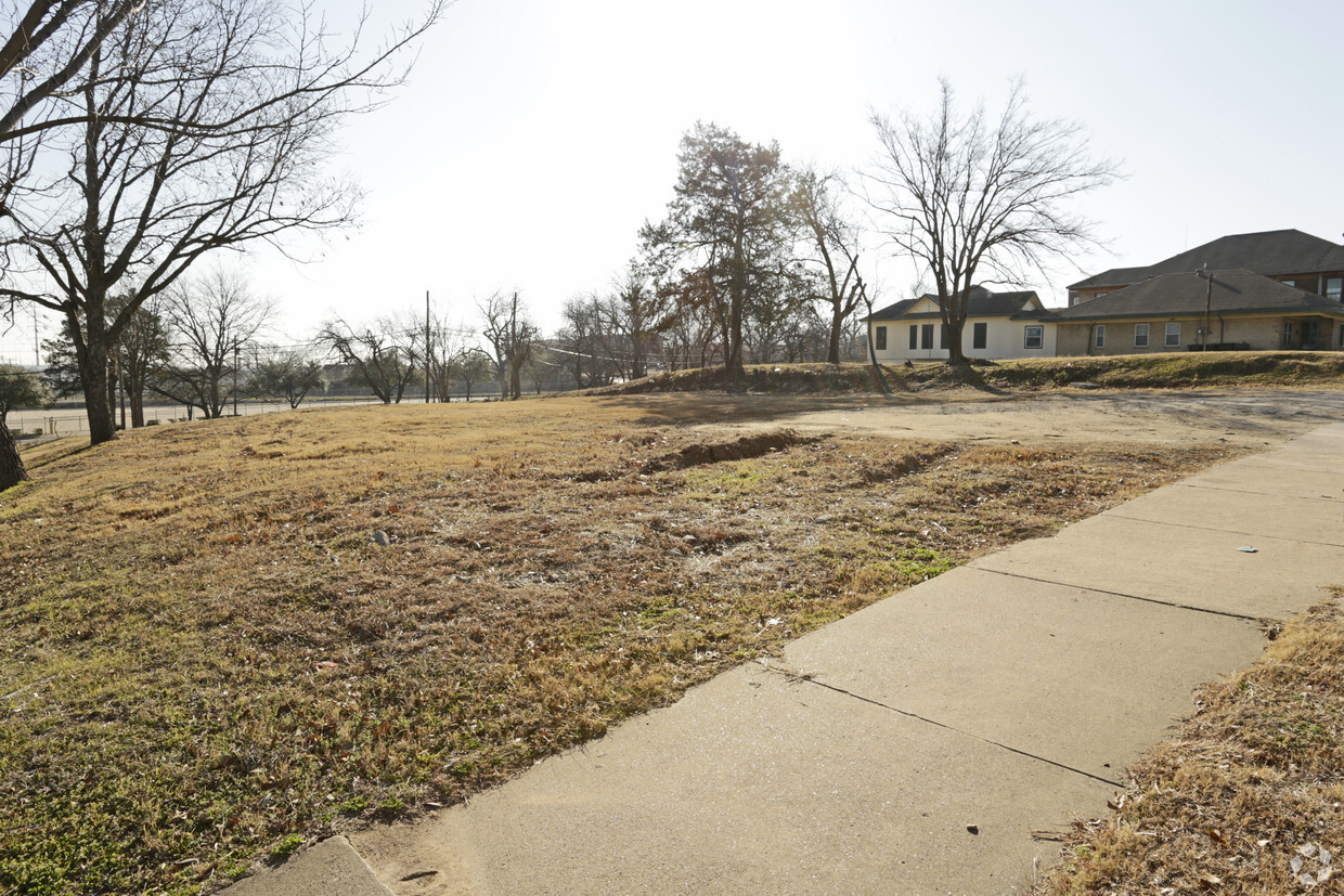 Primary Photo - townview apartments