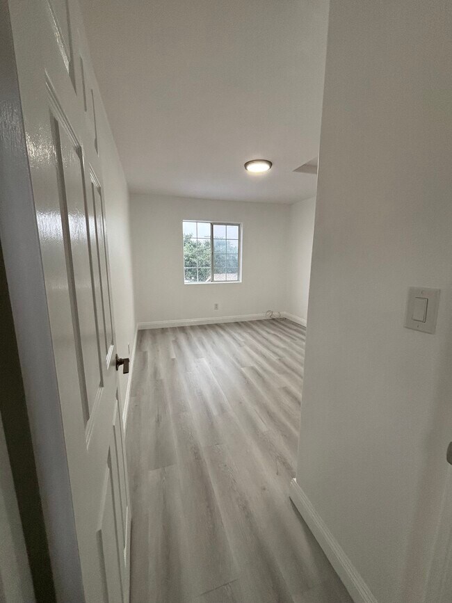 Foto del edificio - 2429 E 110th St