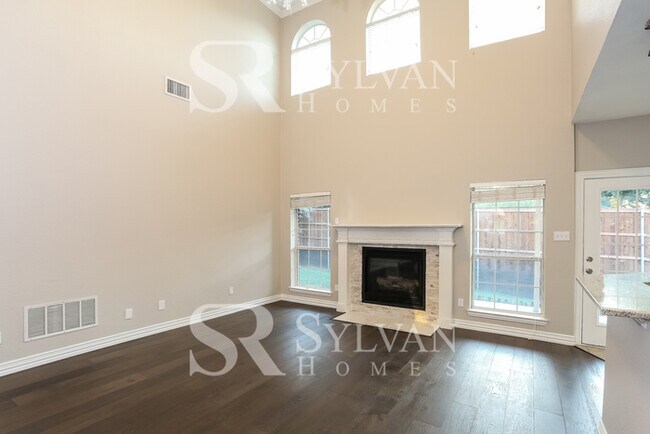 Foto del edificio - Lease today! No extra charge for contentment and relaxation!