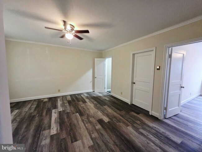 Foto del edificio - 1509 N Decker Ave