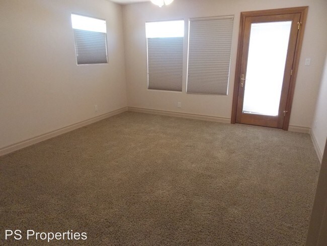 Building Photo - 12601 Desert Marigold Ln NE